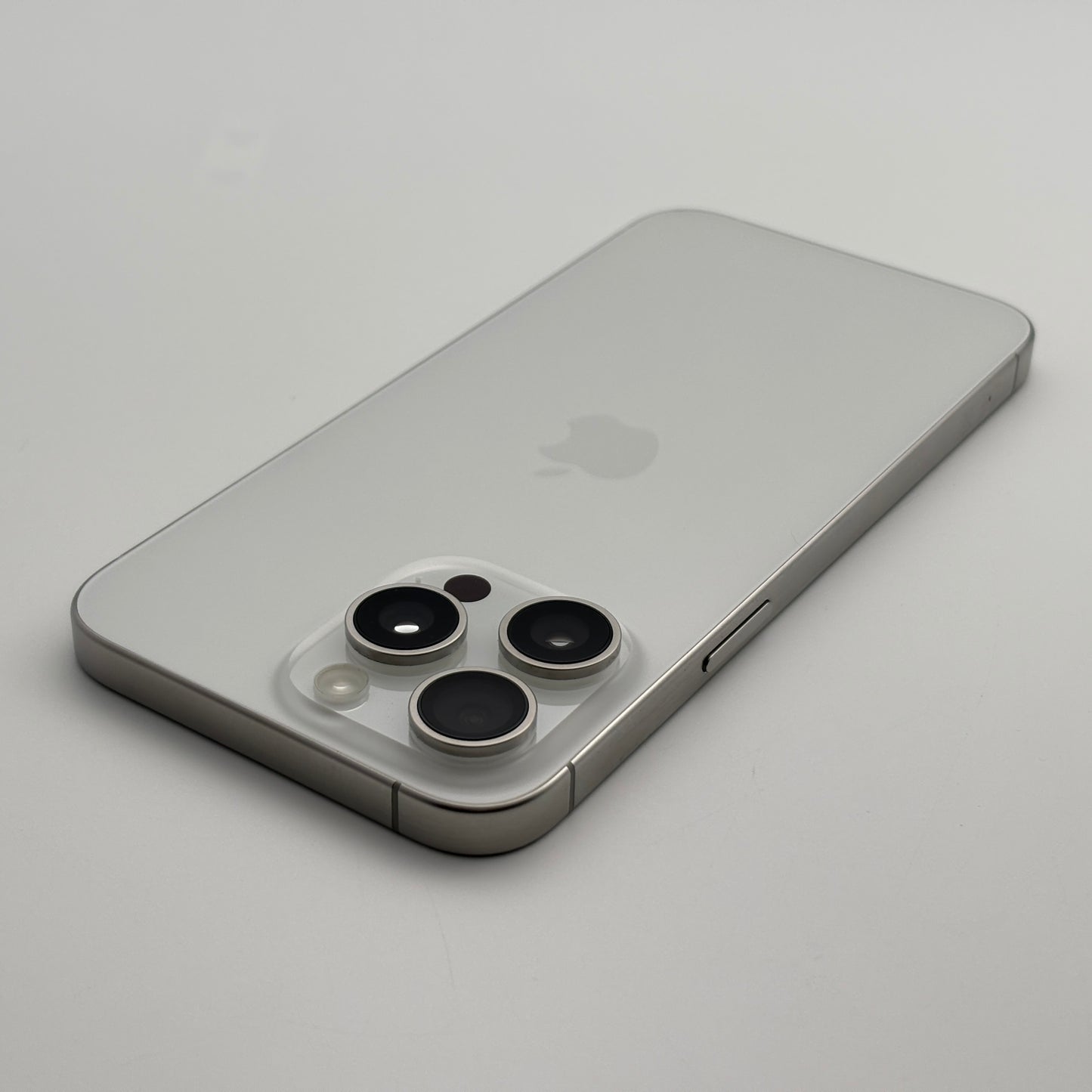 iPhone 15 Pro Max 256 GB Titan Weiß